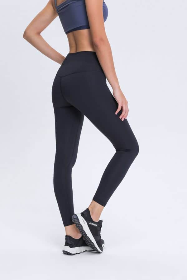 Black Gym Leggings Womens Wholesale 2 scaled - Zwarte Gym Legging Dames Groothandel - Wholesale Fitness Clothing Manufacturer