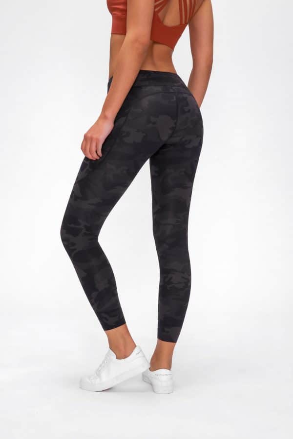 Gym Leggings Non See through Wholesale 1 1 scaled - Mallas de gimnasia no transparentes al por mayor - Wholesale Fitness Clothing Manufacturer