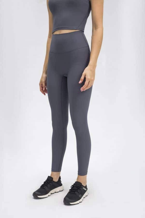 grey workout leggings2 1 scaled - Mallas de entrenamiento grises al por mayor - Wholesale Fitness Clothing Manufacturer