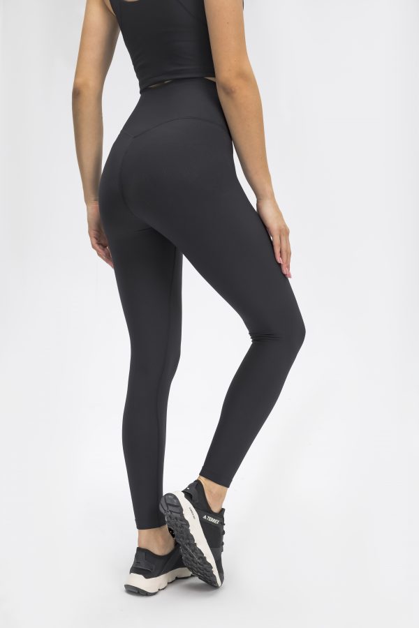 yoga pants squat wholesale2 scaled - Yoga Pants Squat Proof Wholesale - Custom Fitness Apparel Manufacturer