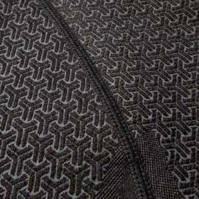 Professional 4-needle 6-thread flatlock stitching on premium athletic leggings